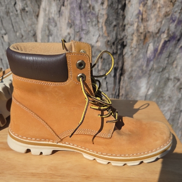 Timberland Wheat/Tan Leather Work Boots with Dark Brown Collar - Picture 2 of 8